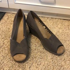 Toms Wedges